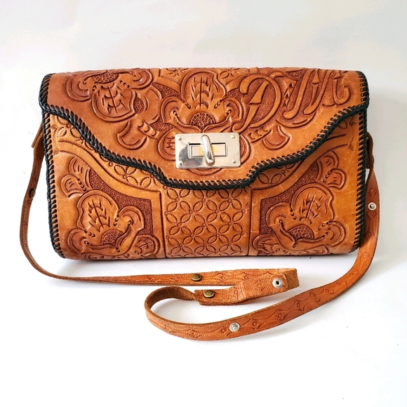 Vintage Handbags - Vintage brown tooled leather purse with flowers